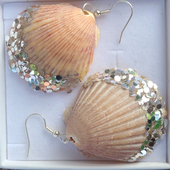 Shell earrings - Picture 3 of 4